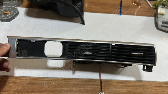 2010-2013 AUDİ A6 ORTA ÜFLEME 4F1 820 951 F ORJ ÇIKMA