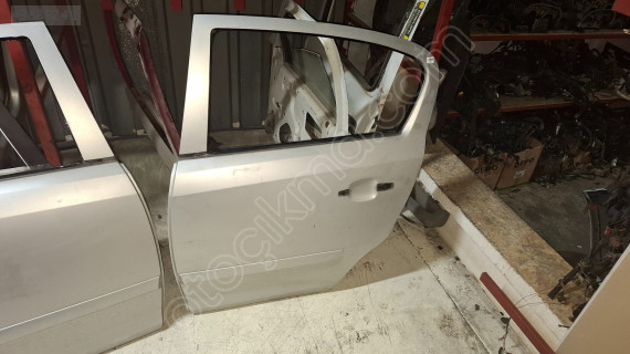 ÖZMEN OPEL CORSA D ÇIKMA SOL ARKA KAPI