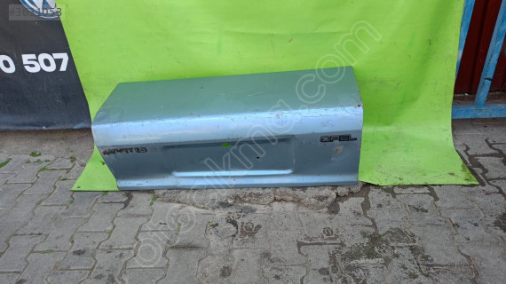 opel kadett bagaj kapağı
