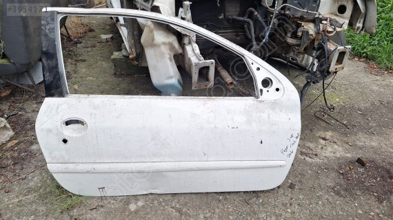 Pejo 206. 2006 model tek kapı sağ ön  orijinal çıkma