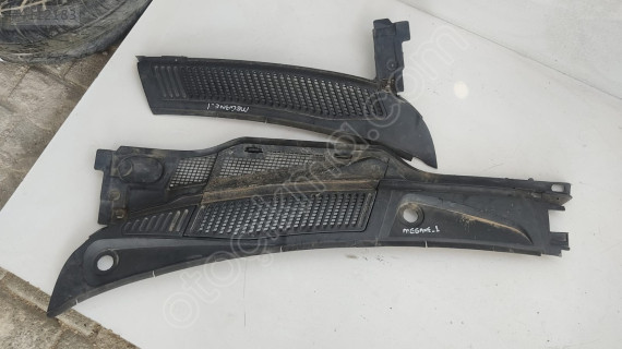 RENAULT MEGANE 1 ÖN CAM İZGARASI