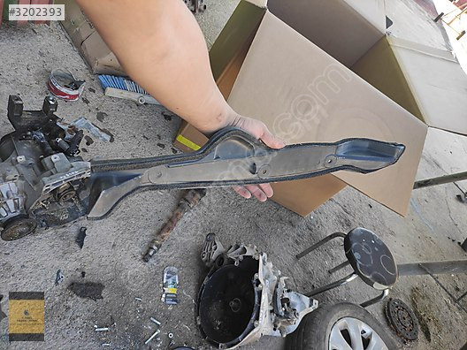 53827-0D100 Toyota Yaris 2015 sağ ön çamurluk davlumbazı BAKALİT
