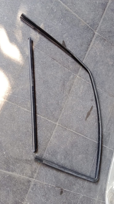 Fiat Punto 2003-2006 sağ ön kapı fitili ve sıyırıcısı hatasız