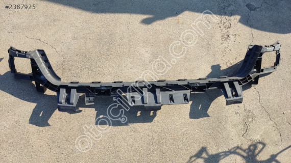 AUDİ A3 ARKA TAMPON DEMİRİ BRAKETİ