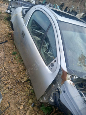 OPEL TİGRA A SAĞ ÖN KAPI. OTO ERKAN ÜNYE