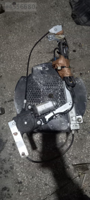 Fiat Uno sağ ön cam krikosu elektrikli