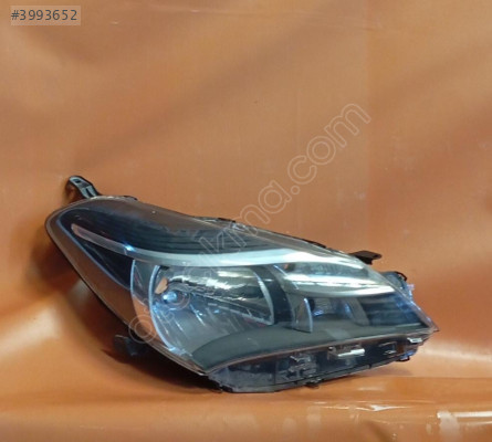 toyota yaris sağ far