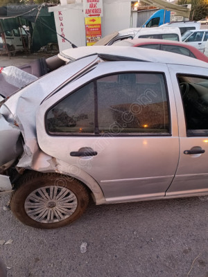 Bora sağ arka kapı