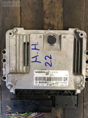 0261S07523 MED17.0 VOLVO S60  MOTOR BEYNİ