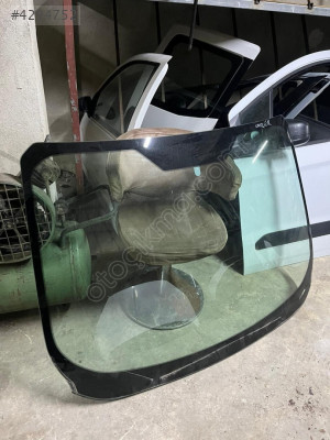 COURİER ÖN CAM ORJİNAL ÇIKMA PARÇA