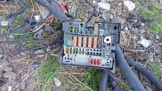 Pejo 206 1.4 benzinli  motorici sigorta tablası çıkma