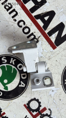 1K9833402E vw golf sağ arka kapı üst menteşesi