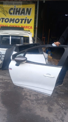 Clio 4 sol ön kapı