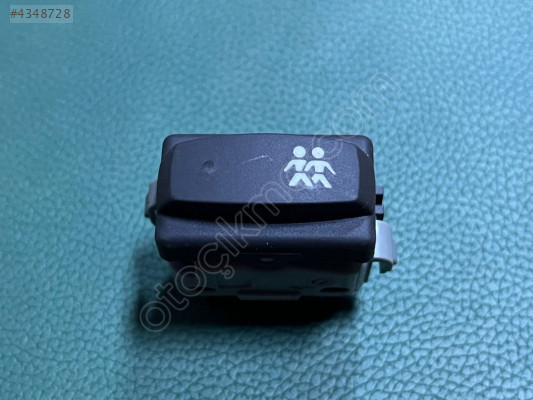 ESPACE LAGUNA 2 MERKEZİ KİLİT DÜĞMESİ ORJİNAL 8200227203