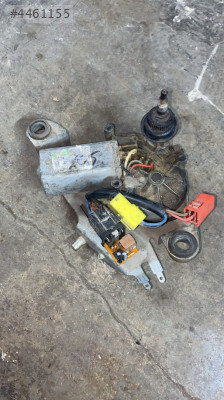 Peugeot 306 arka silecek motoru