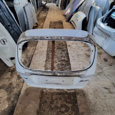 Ford fiesta bagaj kapağı