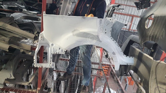 ford courier sağ arka camurluk alt sefalılar  oto cıkma