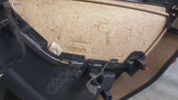 Mercedes C 205 KAPI DÖŞEMESİ SOL ARKA