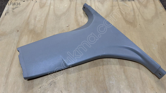 31426636 RH  2019 VOLVO V40 SAĞ İÇ PLASTİK