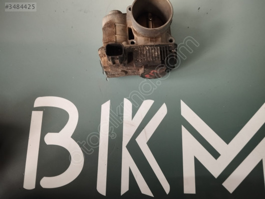 Nissan Primera gaz kelebeği