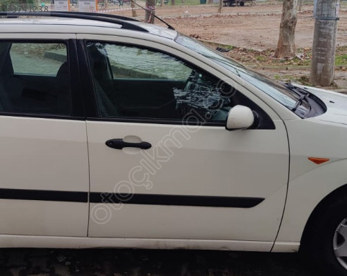 Ford FOCUS SAĞ ÖN KAPI