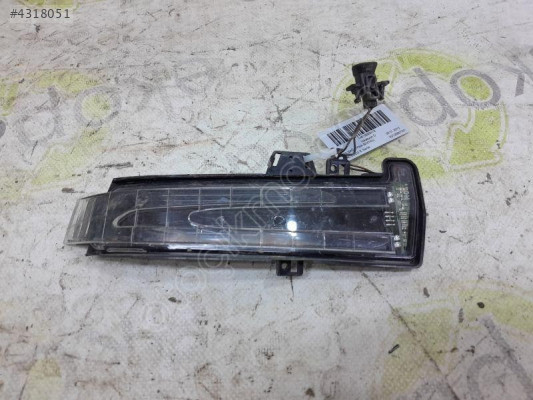 MERCEDES E SERİSİ 2010 2015 W212 SAĞ AYNA SİNYALİ A2129067301