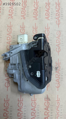 Volkswagen Passat Kapı Kilidi Ön Sol 3C1837015A