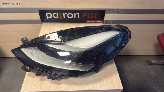 Tesla Model Y Orjinal Far Sağ-Sol Mevcuttur