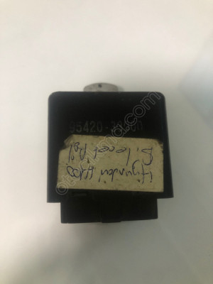 Hyundai Accent Silecek Rölesi 95420-33000 ·