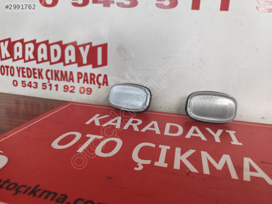 Toyota Corolla çamurluk şeffaf sinyal