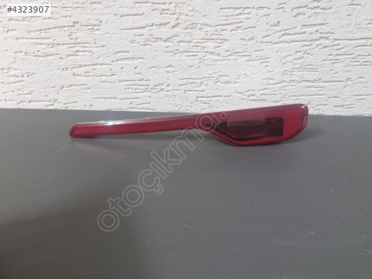 VOLVO XC40 SAĞ ARKA TAMPON REFLEKTÖRÜ SIFIR 2018-2024