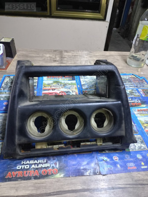 Mercedes 190 teyp konsolu