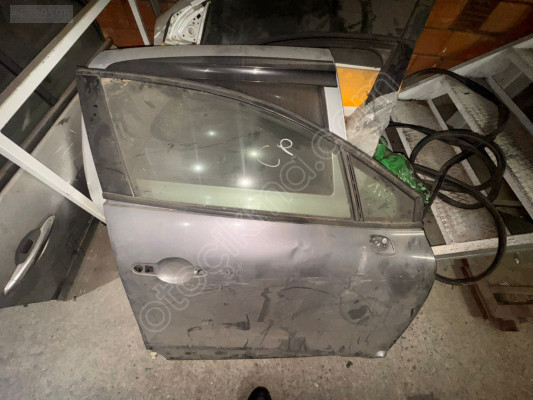 Renault Clio 4 Çıkma Sağ Ön Kapı