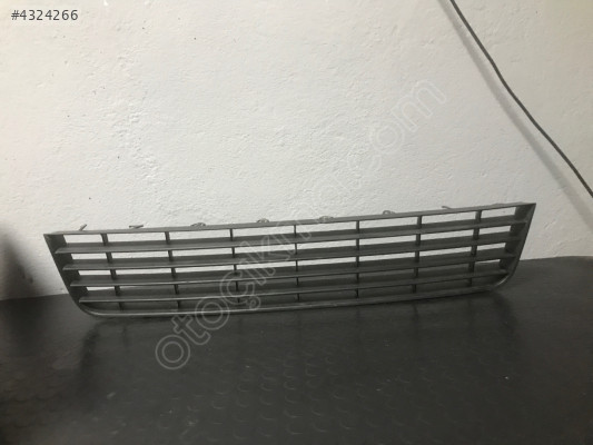 Volkswagen Golf 5 Ön Tampon Izgarası