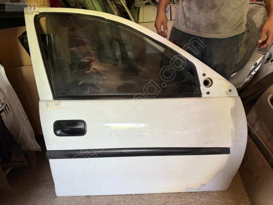 OPEL CORSA B SAĞ ÖN KAPI ORJİNAL ÇIKMA 96-01 MODEL