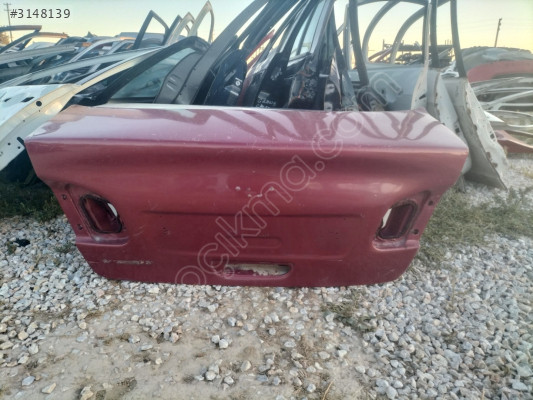 1998 Nissan Primera arka bagaj kapağı