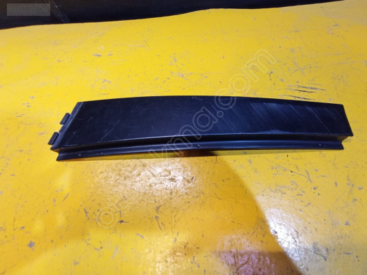 VW PASSAT B6 SAĞ ARKA KAPI DİREK KAPLAMASI 3C0839902 ÇIKMA