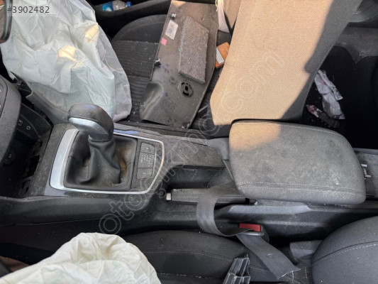 PEUGEOT 308 KOL DAYAMA PLASTİĞİ ORJİNAL ÇIKMA