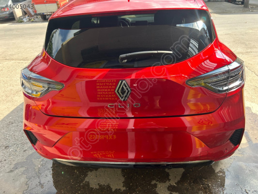 RENAULT CLİO 5 KIRMIZI BAGAJ KAPAĞI ORJ SÖKME RENKAY KOCAELİ