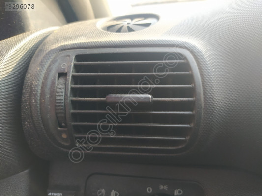 ÇIKMA SEAT TOLEDO SOL HAVALANDIRMA IZGARASI