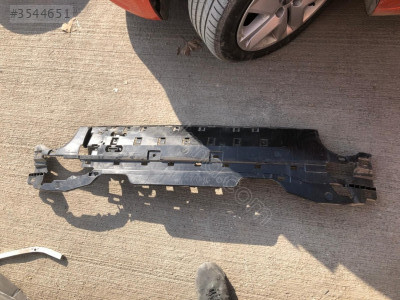 BMW 4 SERİSİ G22 G23 G24 G26 M ARKA TAMPON BRAKETİ 51128078596