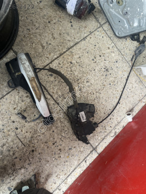 Renult megan 4 sağ ön kapı kilidi