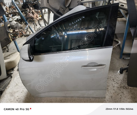 RENAULT MEGANE4 SOL AYNA OTO FEDAİ
