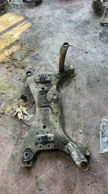 2009-2011 FORD FOCUS 2.5 ÇIKMA ORJİNAL MOTOR TRAVERSİ