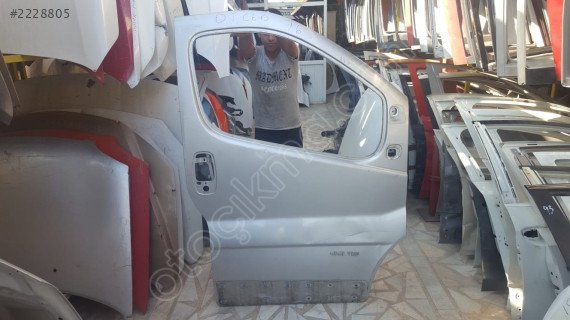 RENAULT TRAFİC ÇIKMA SAĞ ÖN KAPI ORJİNAL 2004-2014