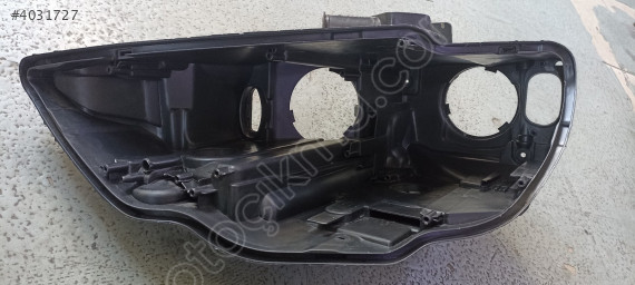 AUDİ A3  16-19 MATRİX SAĞ FAR KASASI