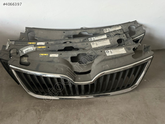 SKODA RAPİD 13-17 nikelajlı  Ön panjur