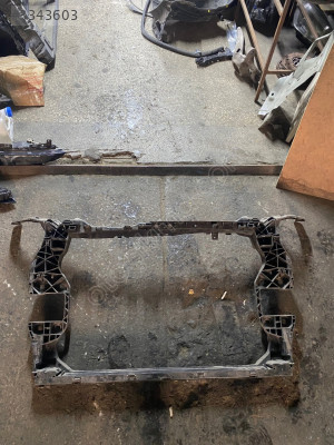 AUDI Q5 ÖN PANEL