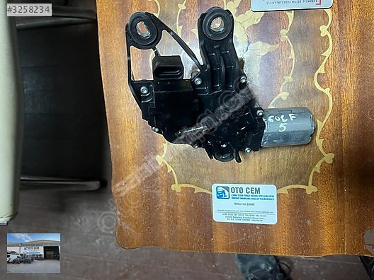 OTO CEMDEN ÇIKMA VOLKSWAGEN GOLF 5 ARKA CAM SİLECEK MOTORU