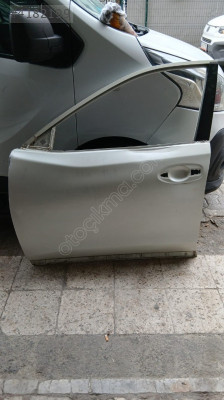 NISSAN X-TRAIL T32 SAĞ ÖN KAPI (TEMİZ-SEDEFLİ BEYAZ RENK) ORİJİN